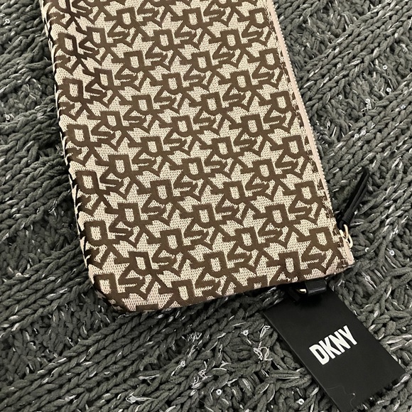 DKNY Monogram Brown and Cream Clutch - Picture 4 of 5